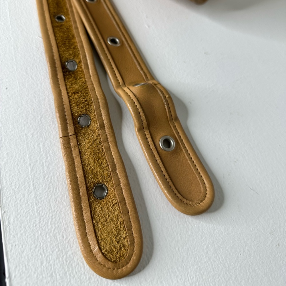 **SOLD**Vintage Coach 9966 Legacy Zip Camel Tan and Silver Nickel Hardware - Picture 6 of 16